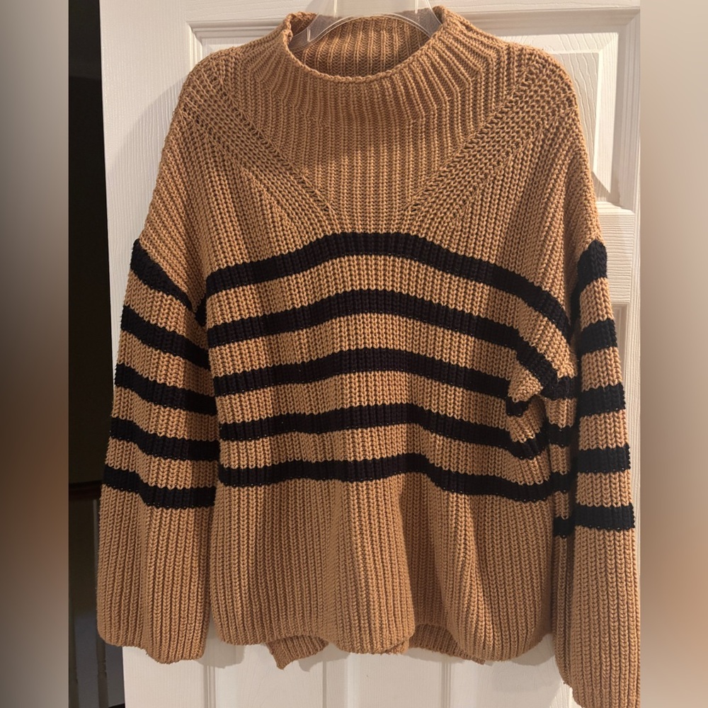 Old Navy Striped Tan Black Women's Sweater Medium Cotton Blend